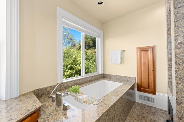 15438 Tarr Ditch Rd, Grass Valley, CA 95949