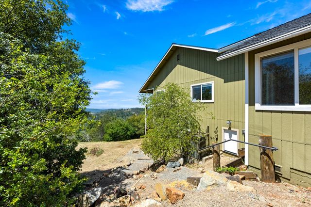 15438 Tarr Ditch Rd, Grass Valley, CA 95949