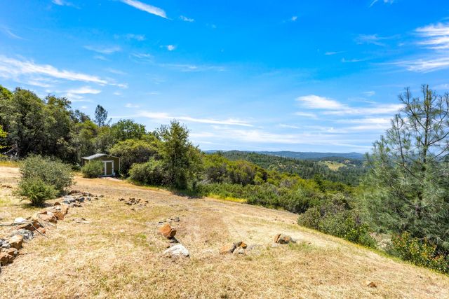 15438 Tarr Ditch Rd, Grass Valley, CA 95949