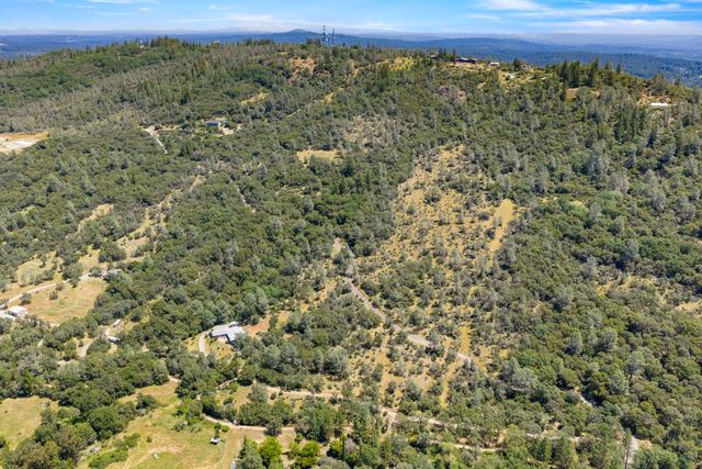 15438 Tarr Ditch Rd, Grass Valley, CA 95949