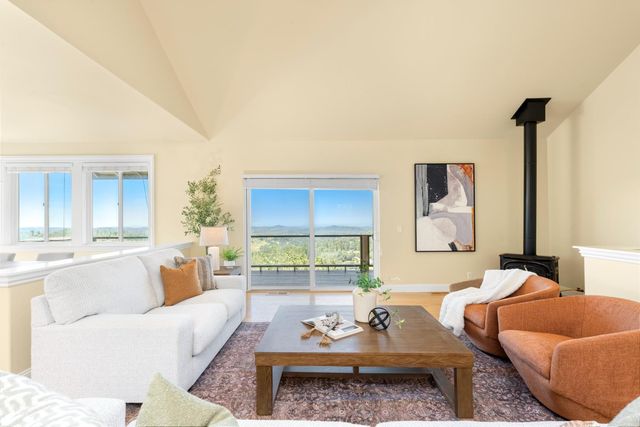 15438 Tarr Ditch Rd, Grass Valley, CA 95949