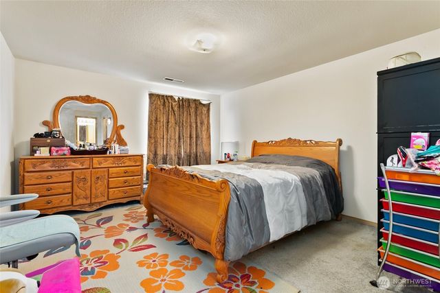20121 12th Avenue E, Spanaway, WA 98387