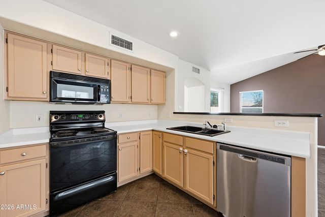 5011 W Kristal Way, Glendale, AZ 85308