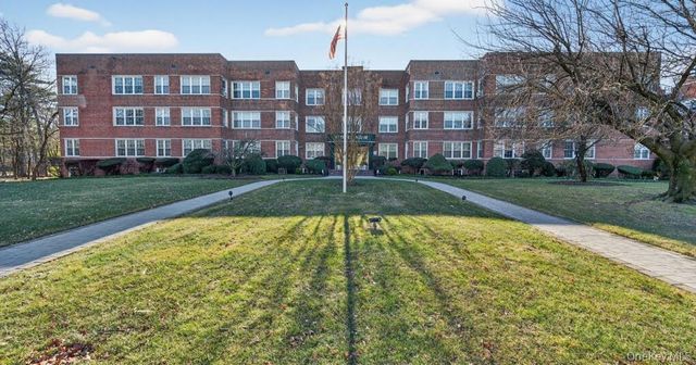 366 Stewart Avenue B10, Garden City, NY 11530