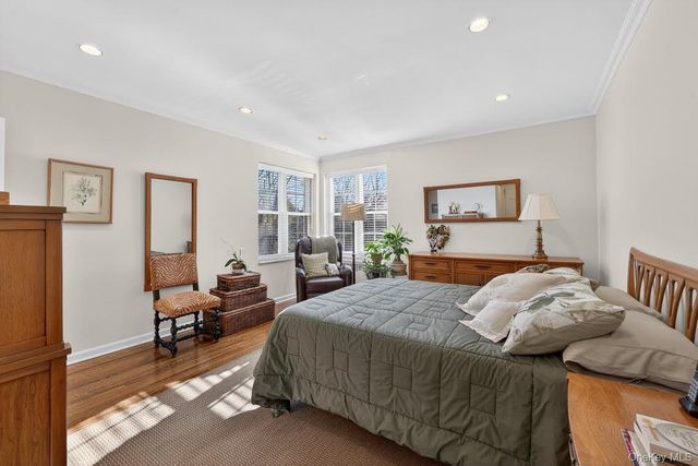 366 Stewart Avenue B10, Garden City, NY 11530