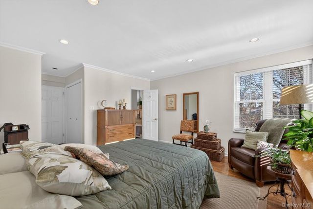 366 Stewart Avenue B10, Garden City, NY 11530