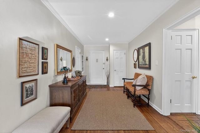 366 Stewart Avenue B10, Garden City, NY 11530