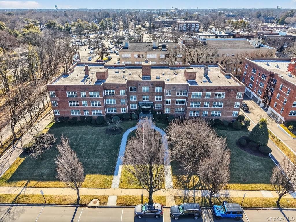 366 Stewart Avenue B10, Garden City, NY 11530