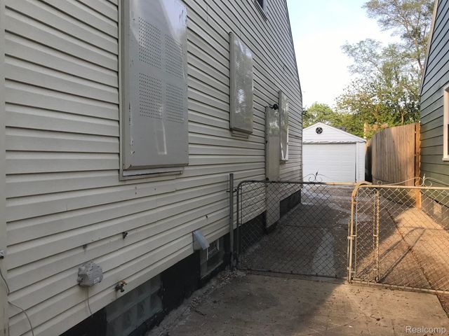 6422 PLAINVIEW Avenue, Detroit, MI 48228