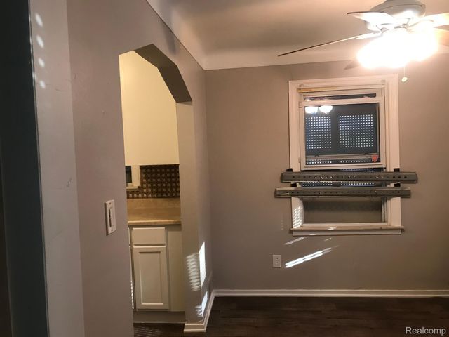 6422 PLAINVIEW Avenue, Detroit, MI 48228