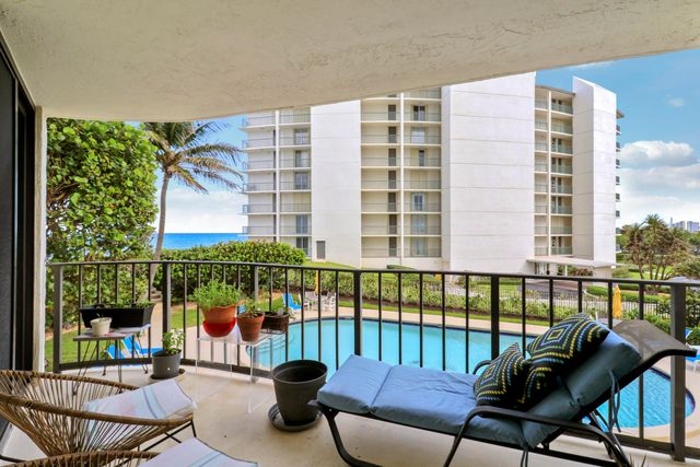 5420 N Ocean Drive 204, Singer Island, FL 33404