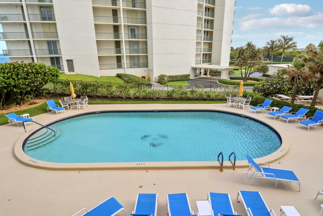 5420 N Ocean Drive 204, Singer Island, FL 33404