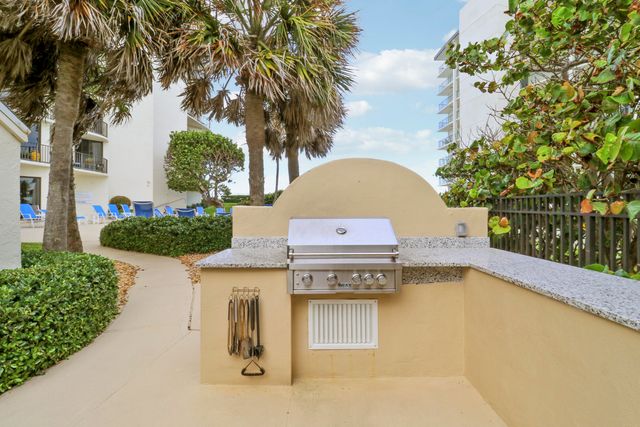 5420 N Ocean Drive 204, Singer Island, FL 33404