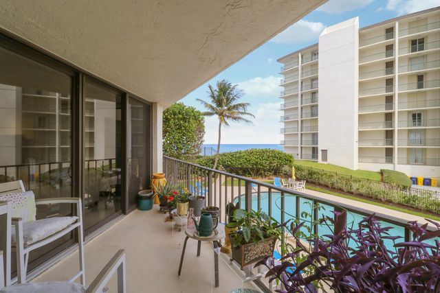 5420 N Ocean Drive 204, Singer Island, FL 33404