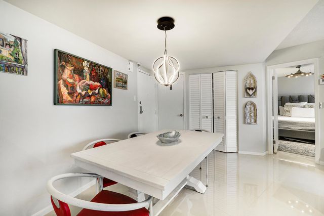 5420 N Ocean Drive 204, Singer Island, FL 33404