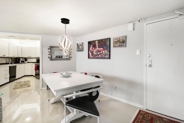 5420 N Ocean Drive 204, Singer Island, FL 33404