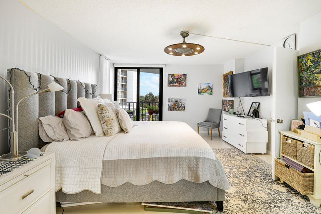 5420 N Ocean Drive 204, Singer Island, FL 33404