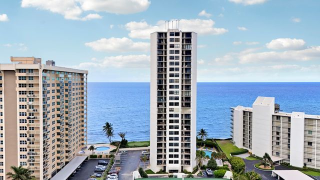 5420 N Ocean Drive 204, Singer Island, FL 33404