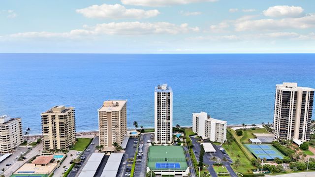 5420 N Ocean Drive 204, Singer Island, FL 33404