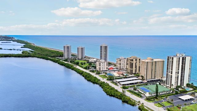 5420 N Ocean Drive 204, Singer Island, FL 33404