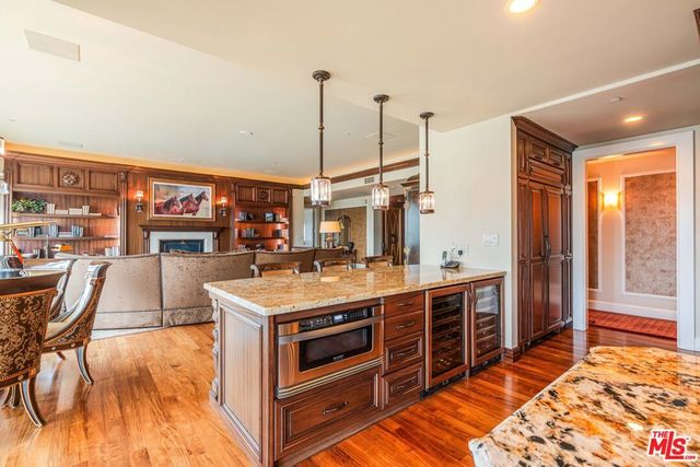 1 W Century Drive 27C, Los Angeles, CA 90067