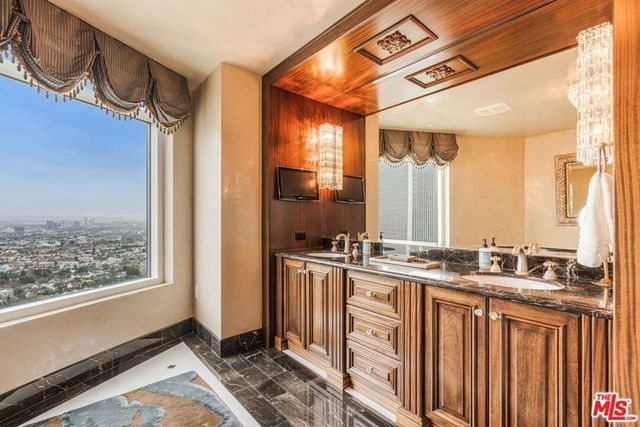 1 W Century Drive 27C, Los Angeles, CA 90067