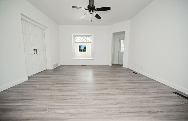 825 Jackson Street, Lamont, IA 50650