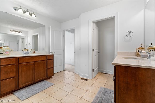172 Harvester Drive, Copley, OH 44321