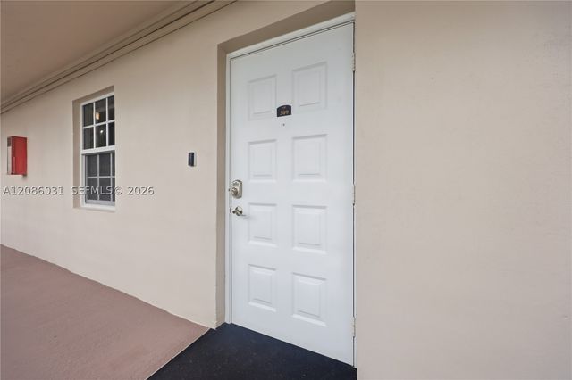 555 Oaks Ln 309, Pompano Beach, FL 33069