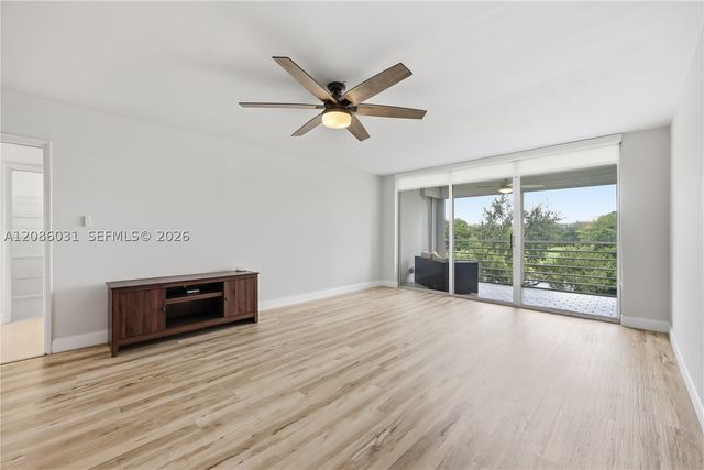 555 Oaks Ln 309, Pompano Beach, FL 33069