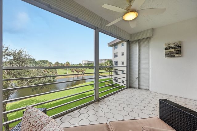 555 Oaks Ln 309, Pompano Beach, FL 33069