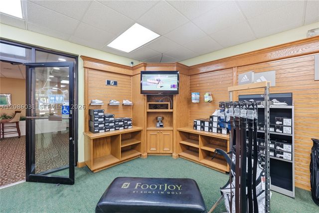 555 Oaks Ln 309, Pompano Beach, FL 33069