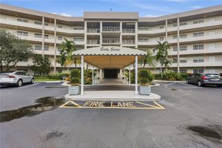 555 Oaks Ln 309, Pompano Beach, FL 33069