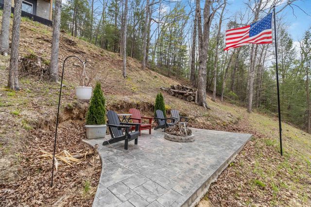1265 Cliffs Edge Road, East Bernstadt, KY 40729