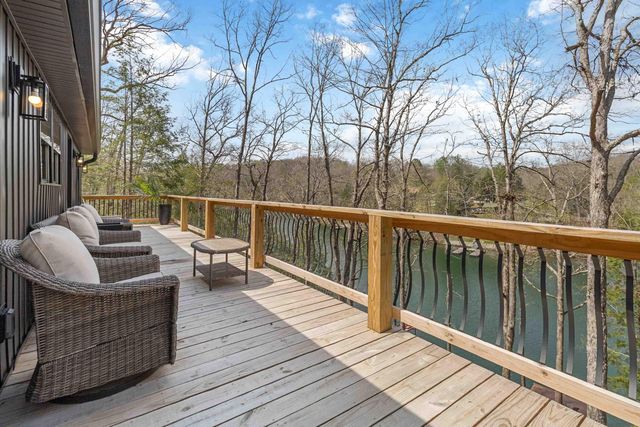 1265 Cliffs Edge Road, East Bernstadt, KY 40729