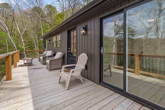 1265 Cliffs Edge Road, East Bernstadt, KY 40729