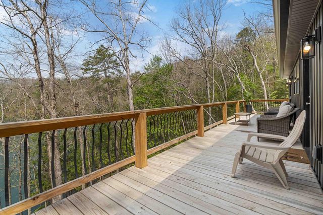 1265 Cliffs Edge Road, East Bernstadt, KY 40729