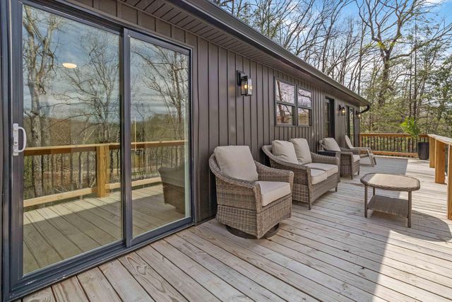 1265 Cliffs Edge Road, East Bernstadt, KY 40729