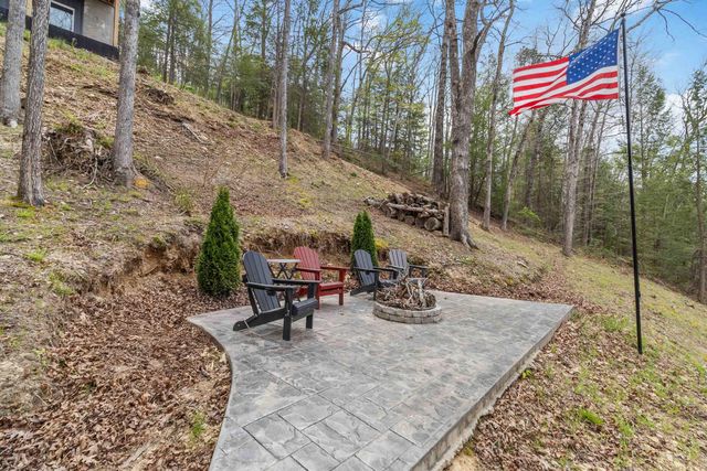 1265 Cliffs Edge Road, East Bernstadt, KY 40729