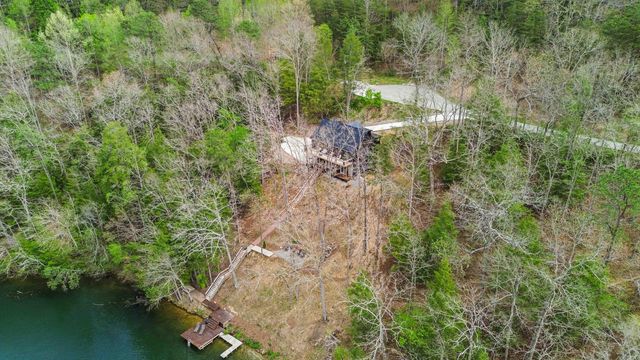 1265 Cliffs Edge Road, East Bernstadt, KY 40729