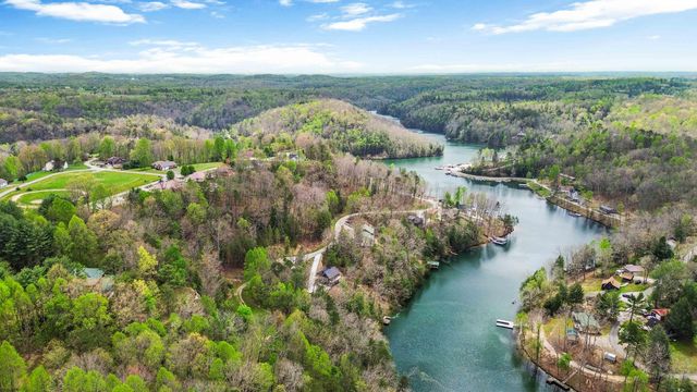 1265 Cliffs Edge Road, East Bernstadt, KY 40729