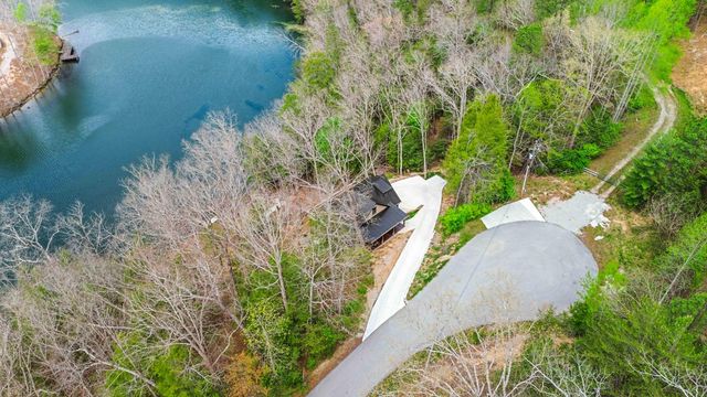 1265 Cliffs Edge Road, East Bernstadt, KY 40729