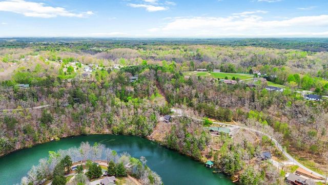 1265 Cliffs Edge Road, East Bernstadt, KY 40729