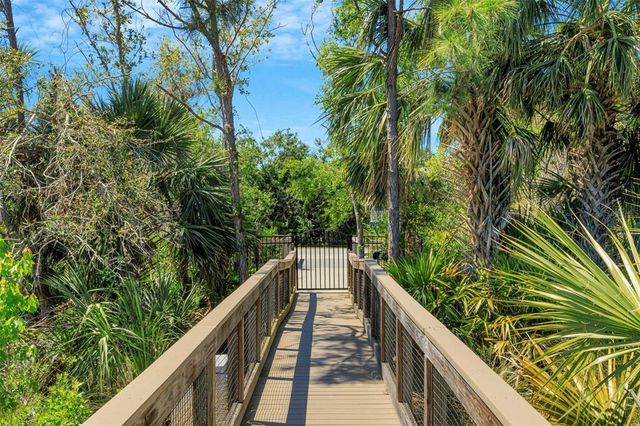 5329 TRAILS BEND COURT, Sarasota, FL 34238