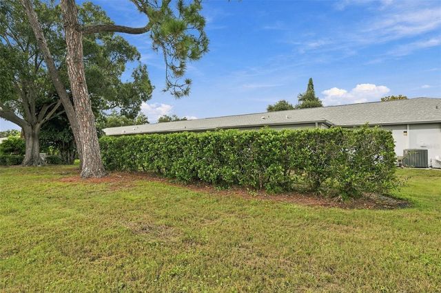 8352 ANNWOOD ROAD 8352, Seminole, FL 33777
