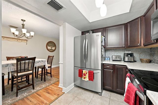 8352 ANNWOOD ROAD 8352, Seminole, FL 33777