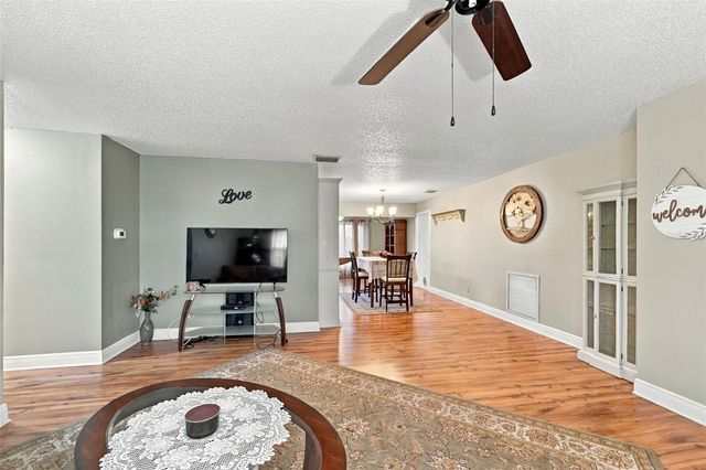 8352 ANNWOOD ROAD 8352, Seminole, FL 33777