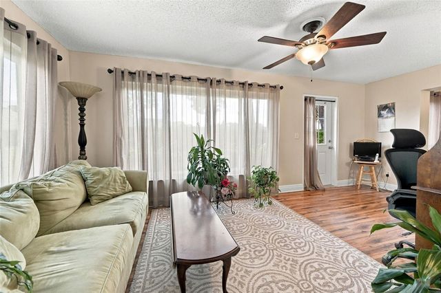 8352 ANNWOOD ROAD 8352, Seminole, FL 33777