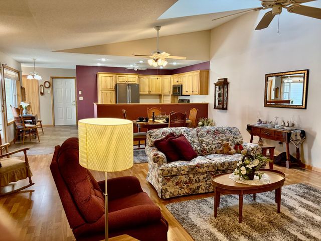 623 Hudson Drive, Paynesville, MN 56362