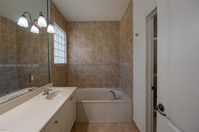 11851 SW 80th Ter, Miami, FL 33183